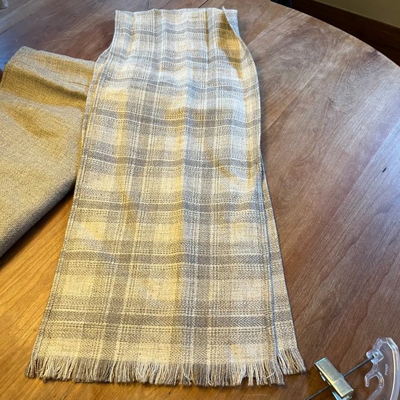 Raffinati Le Collezioni Wool Plaid with Fringe Jacket, Skirt, & Scary Size 8 - Picture 7 of 13